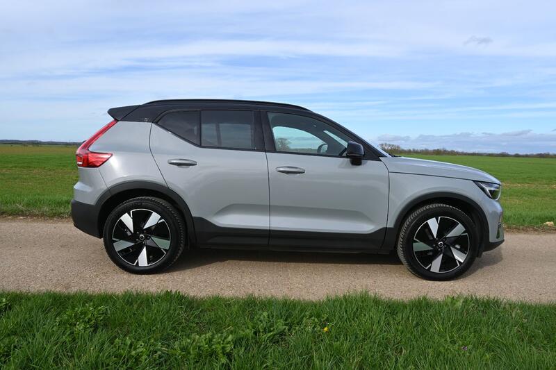 View VOLVO XC40  Plus Recharge Twin (408 hp)