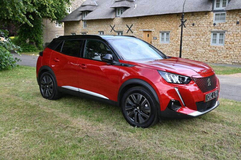 View PEUGEOT 2008 Electric GT PREMIUM